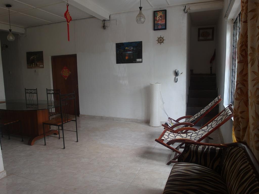 Villa Two Residence Dehiwala-Mont Lavinia Extérieur photo