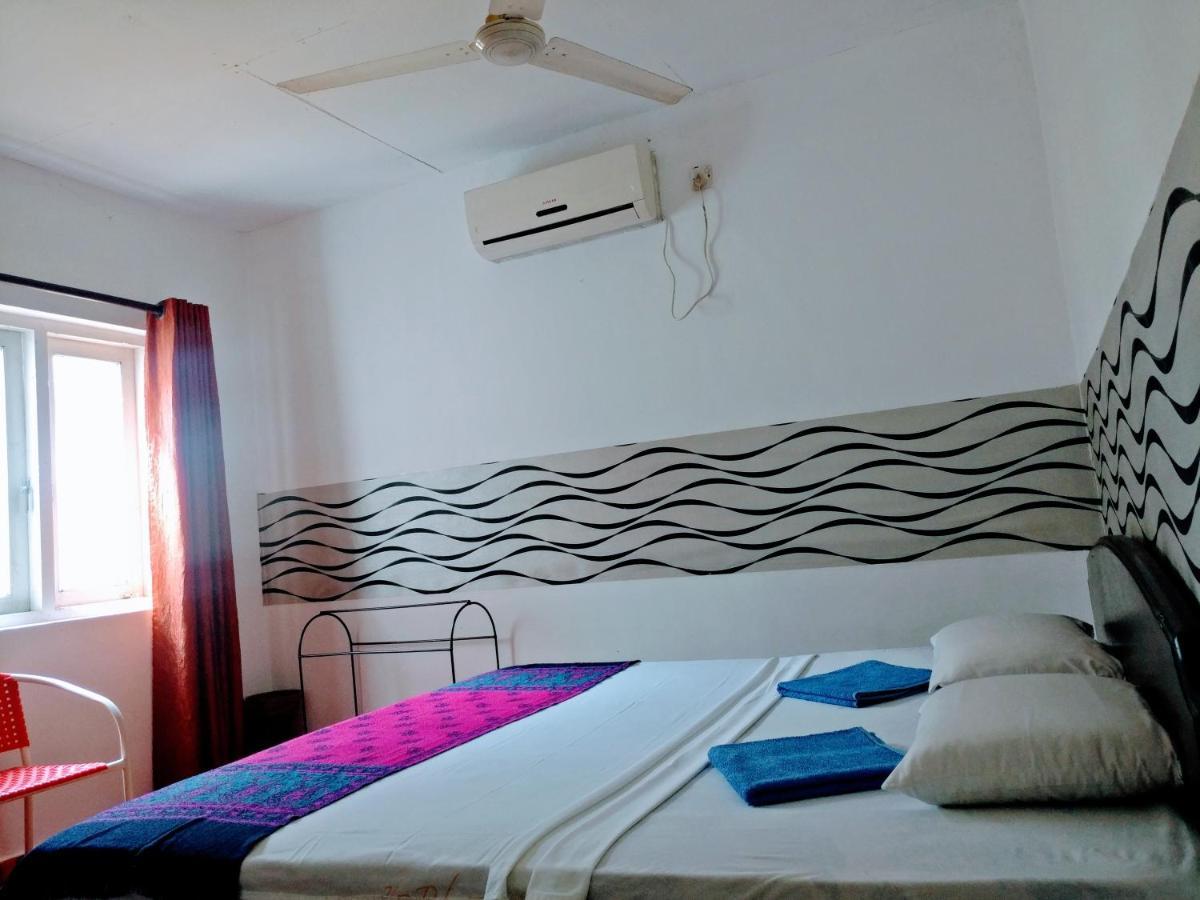 Villa Two Residence Dehiwala-Mont Lavinia Extérieur photo